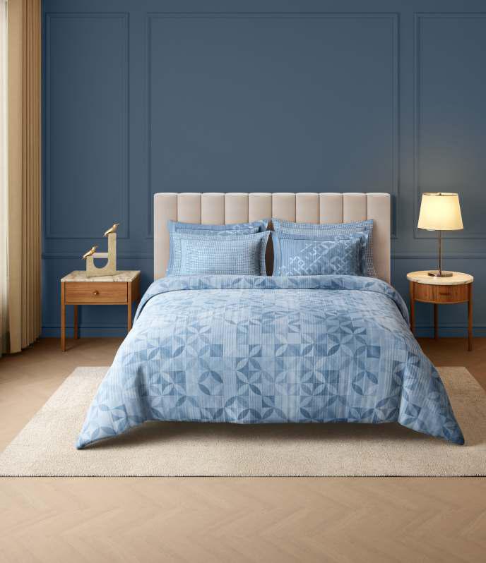 Spaces The Luxe Edit 100% Cotton 350 TC Sateen Botanic Large Bedsheet with 4 Pillow Covers, NORA LUMINOUS REVERIE Mountain Spring