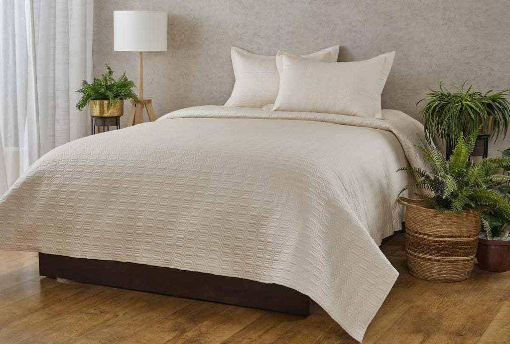Anna Simona Regatta Bedspread 400 TC Cotton Satin Sesame