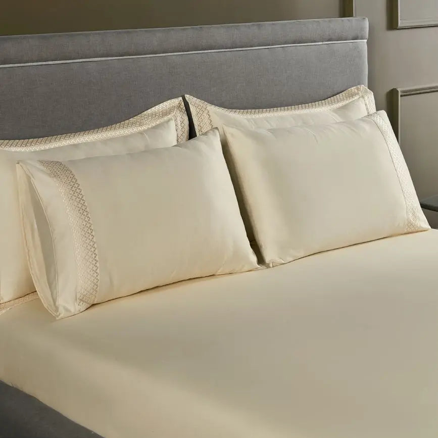 Ddecor Beautiful Living | Luxor Collection 1pc king Size Bedsheet and 4PC Pillow Cover 800TC BUTTER CREAM - grahsajja