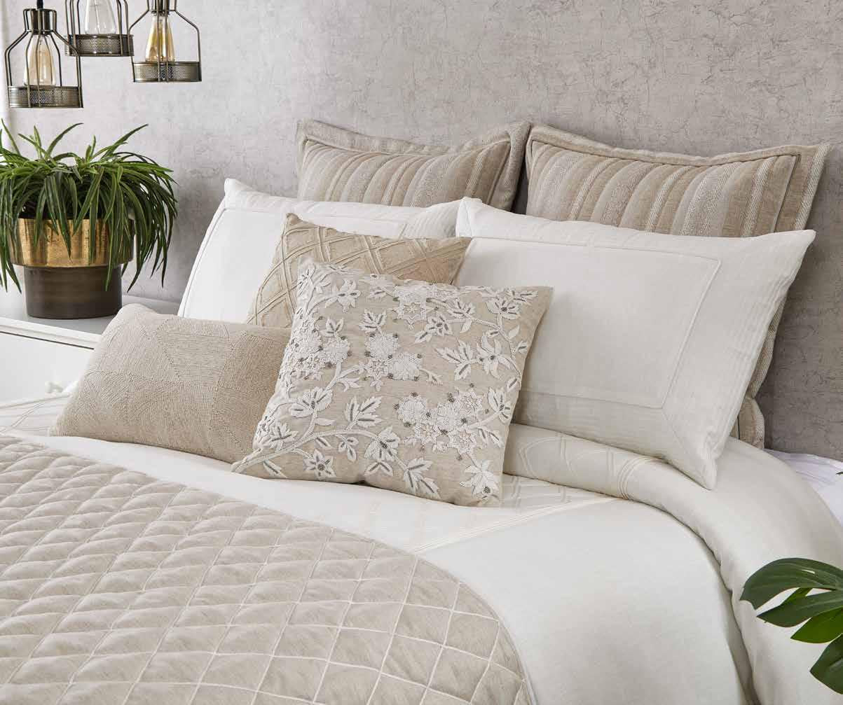 Anna Simona Duvet Ensemble Monarch OFF WHITE