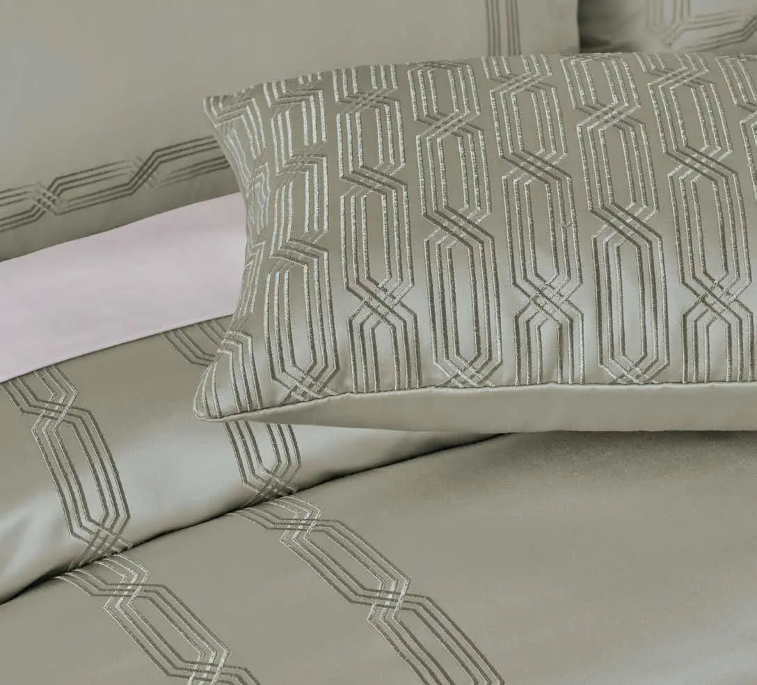 Ddecor Live Beautiful Luxor Collection Bedding Gift 7 pcsSet Estella Silver D'Decor