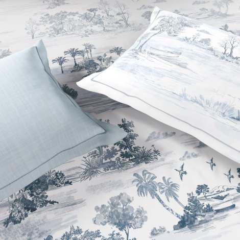 Spaces Sierra Indian Safari 100% Cotton 210 TC Sateen Botanic Large Bedsheet with 2 Pillow Covers, Niagra Mist