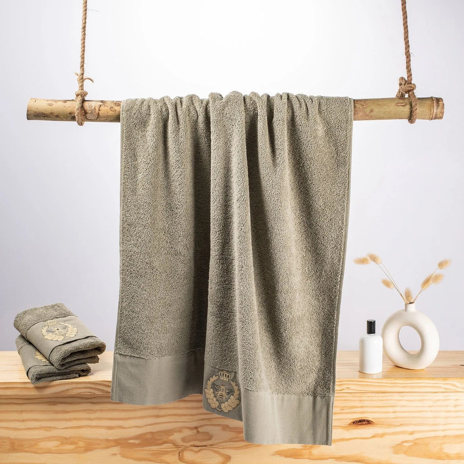 Picasso Towel - Royal Bee Bath | Color : Green