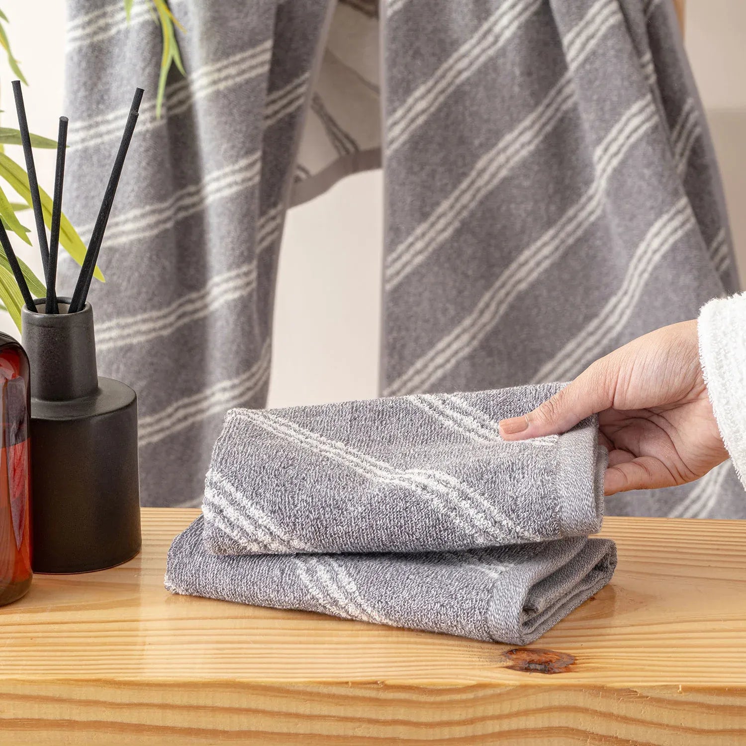 100% Luxury 2pcs Cotton Hand Towel - Pure Indulgence | Color : Grey 05
