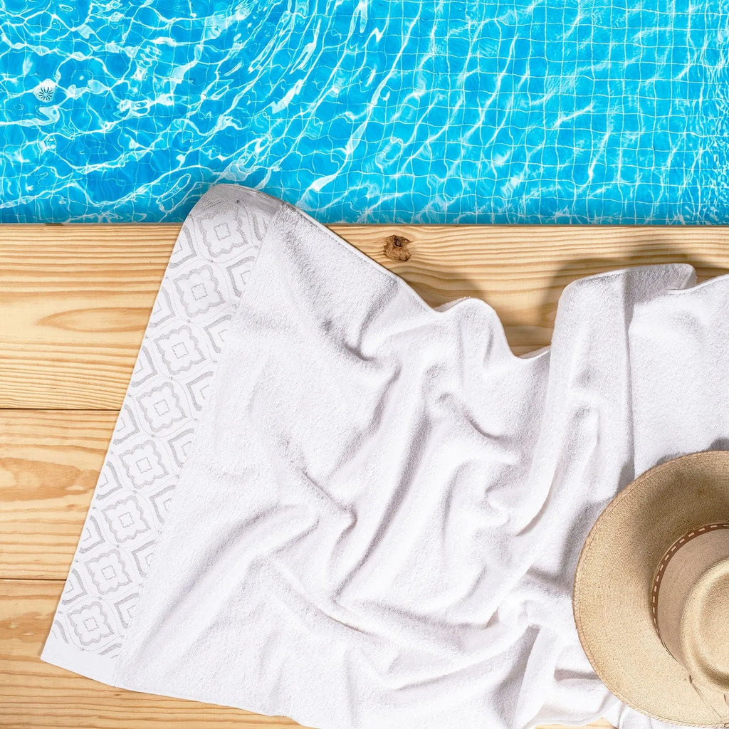 Picasso Bath Towel - Pastoral Diana | Color : White