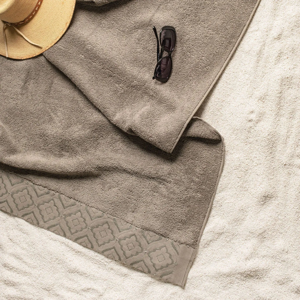 Picasso Bath Towel - Pastoral Diana | Color :  Dark Green