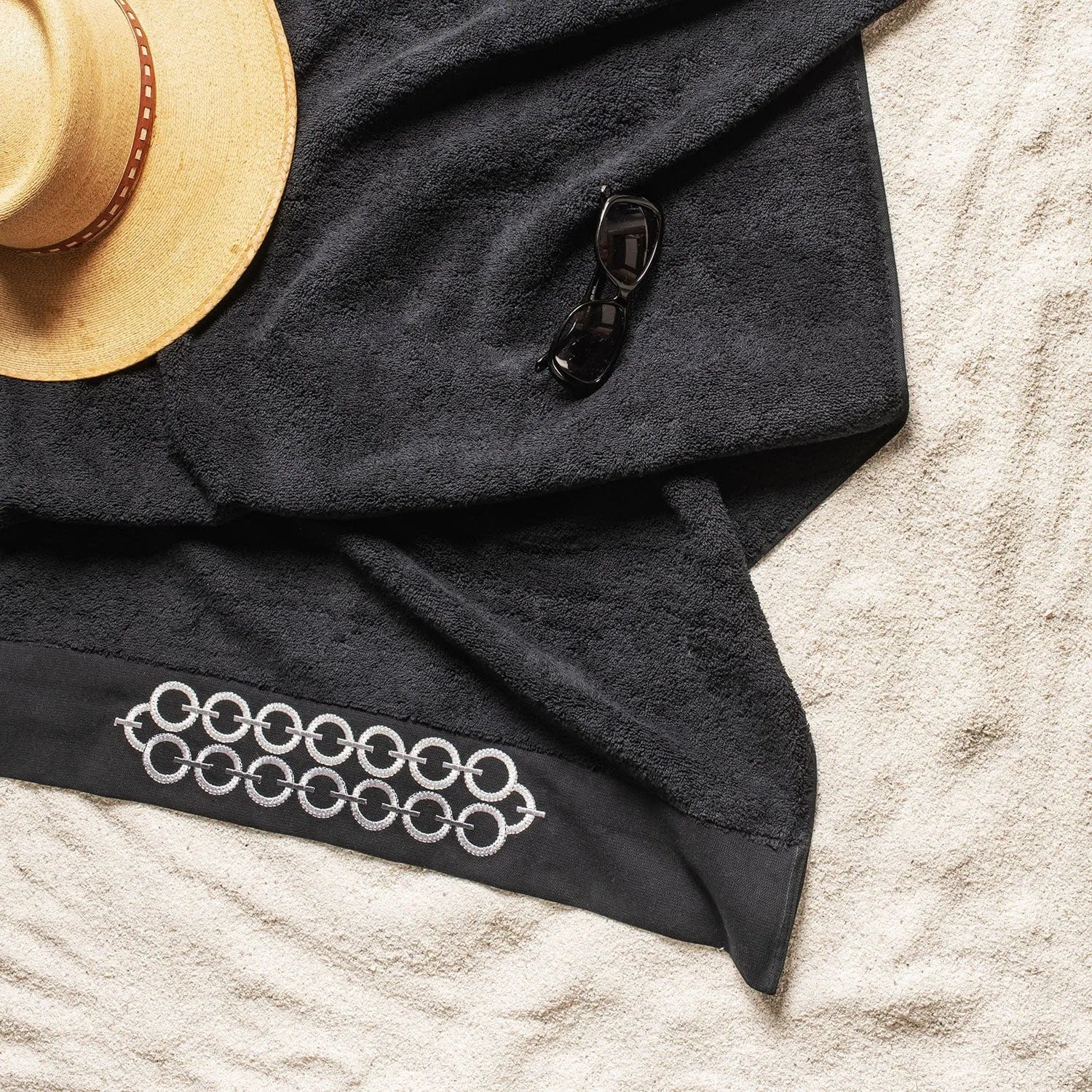 Picasso Towel - Pastroal Delta Bath | Color : Black