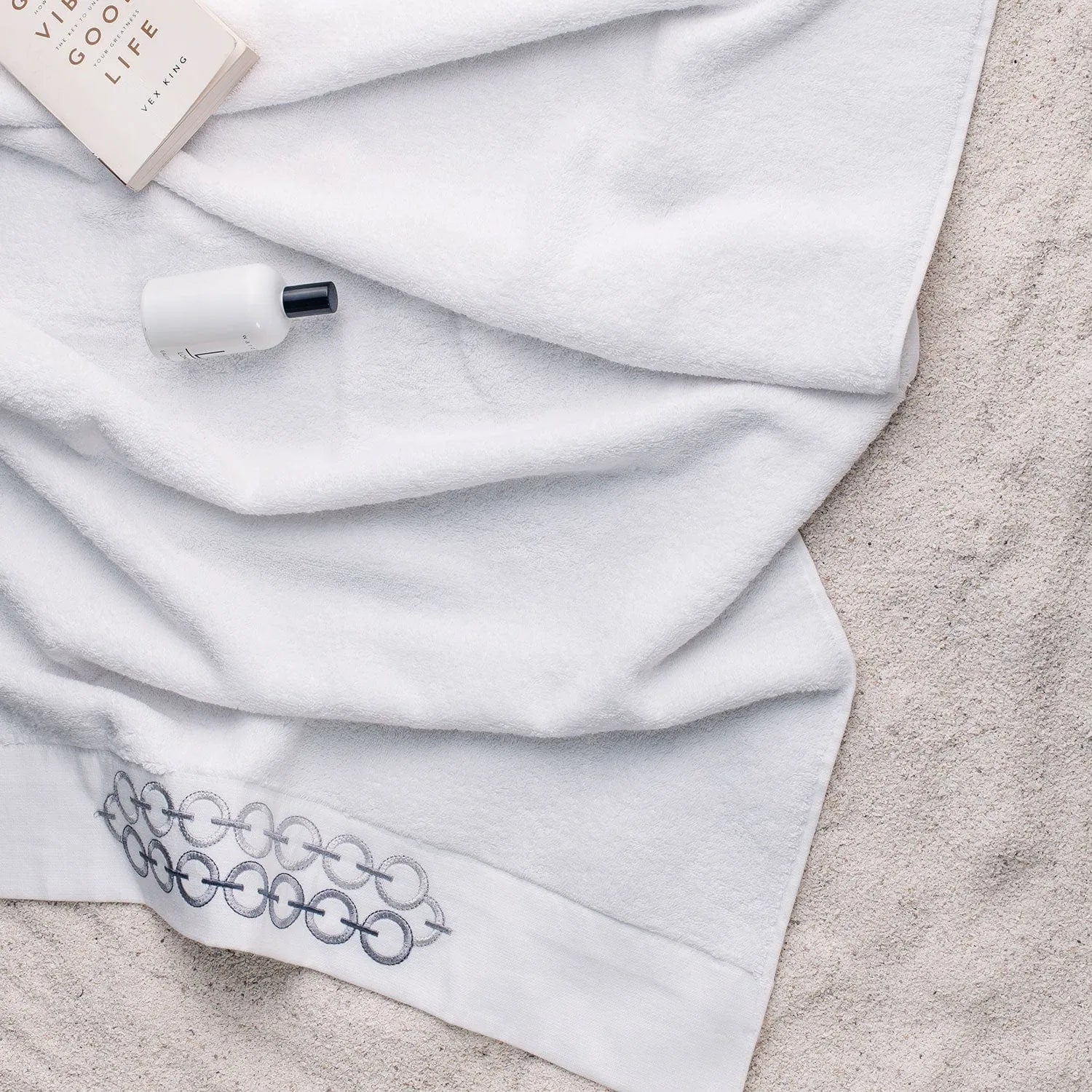 Picasso Towel - Pastroal Delta Bath | Color : White