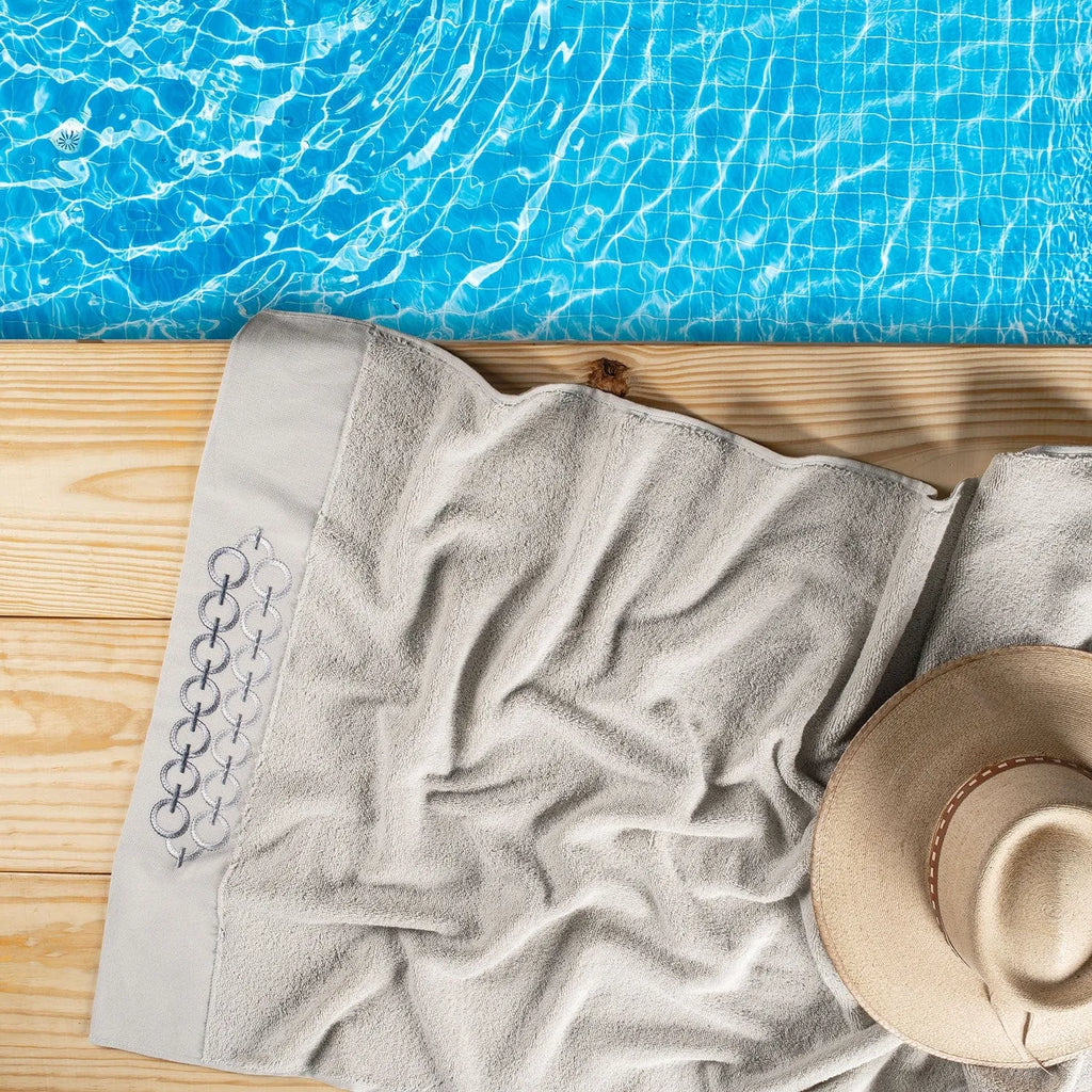 Picasso Towel - Pastroal Delta Bath | Color : Light Grey