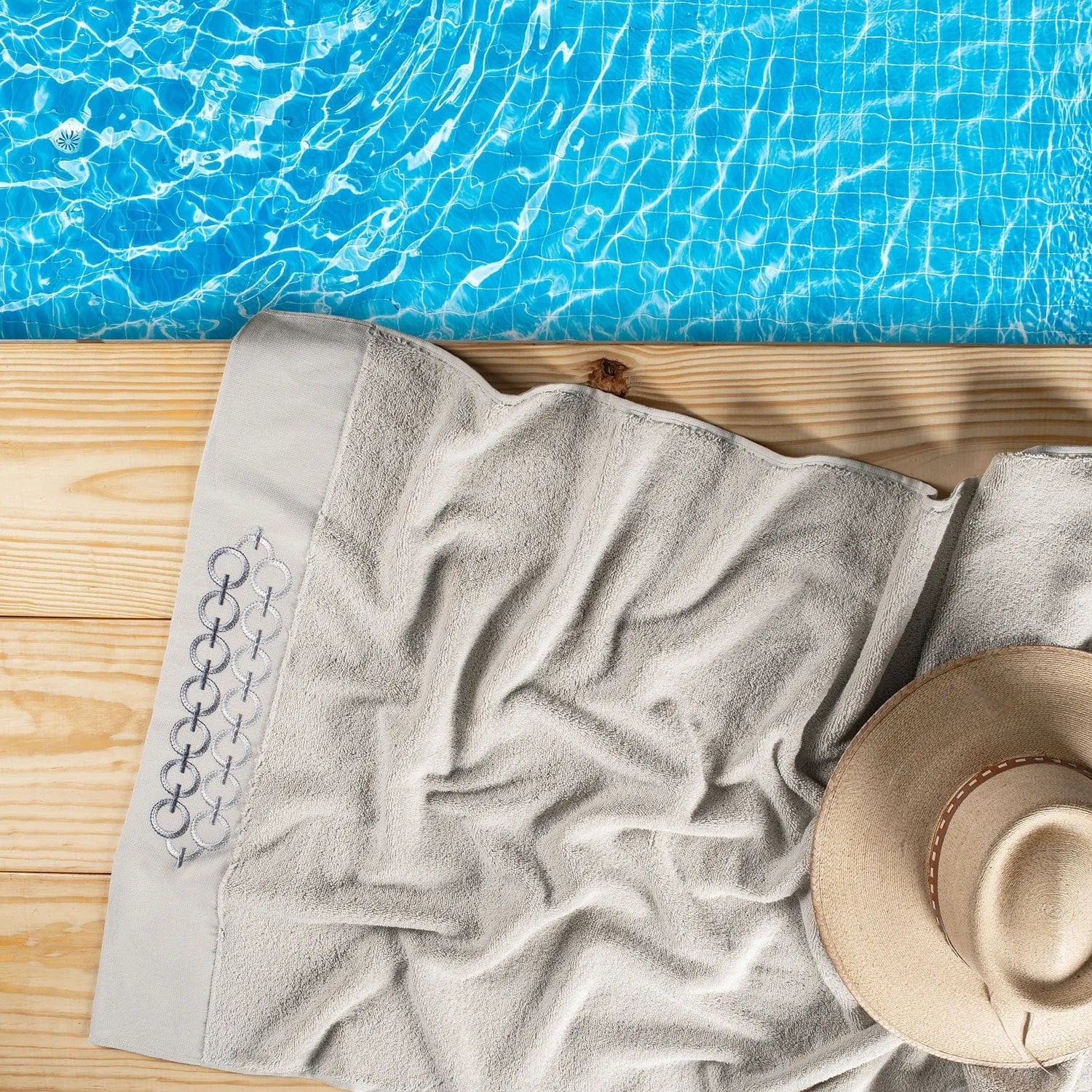 Picasso Towel - Pastroal Delta Bath | Color : Light Grey