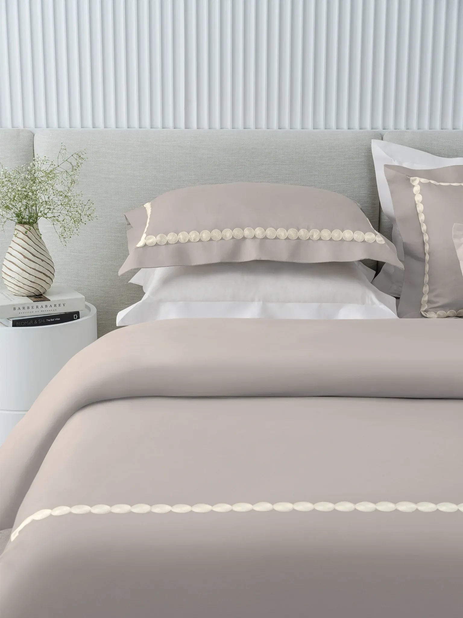 PEARLS-PARCHMENT KING BED SHEET SET | 1 KING BEDSHEET, 2Pcs PILLOW COVERS