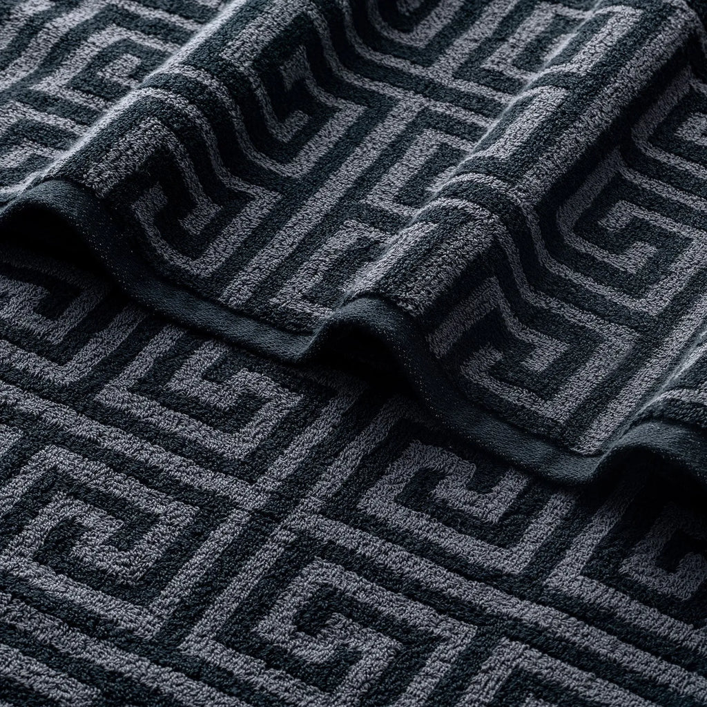 ROMA Bath Towel - All Over | Color : Black