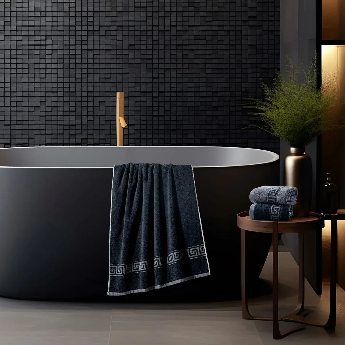 ROMA Bath Towel - Border I Color : Black