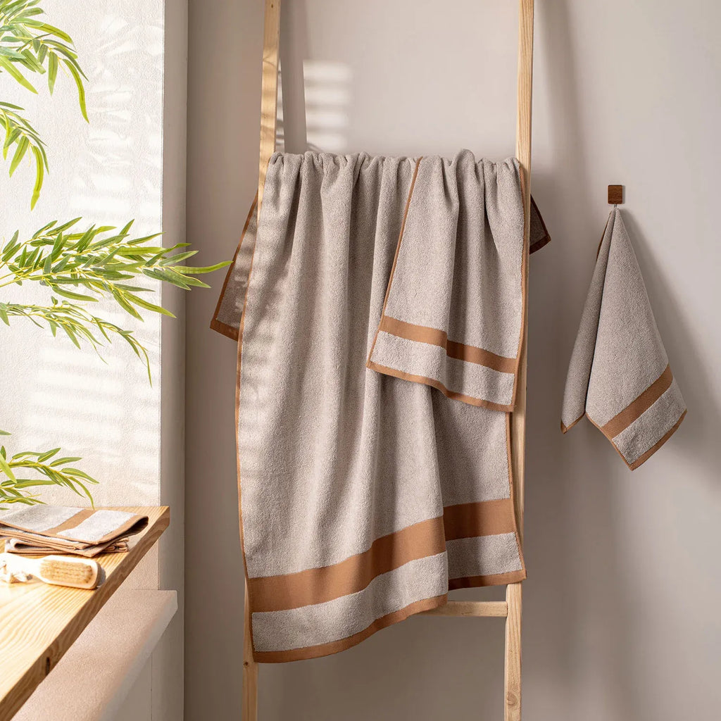 100% Luxury Cotton Bath Towel - Pure Indulgence | Color : Off-White 04