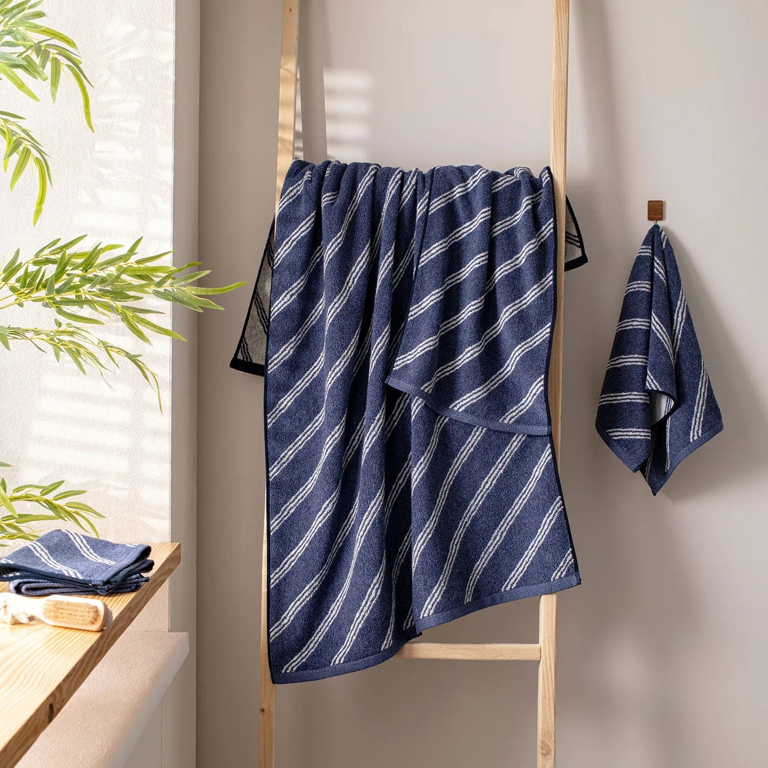 100% Luxury Cotton Bath Towel - Pure Indulgence | Color : Blue 05
