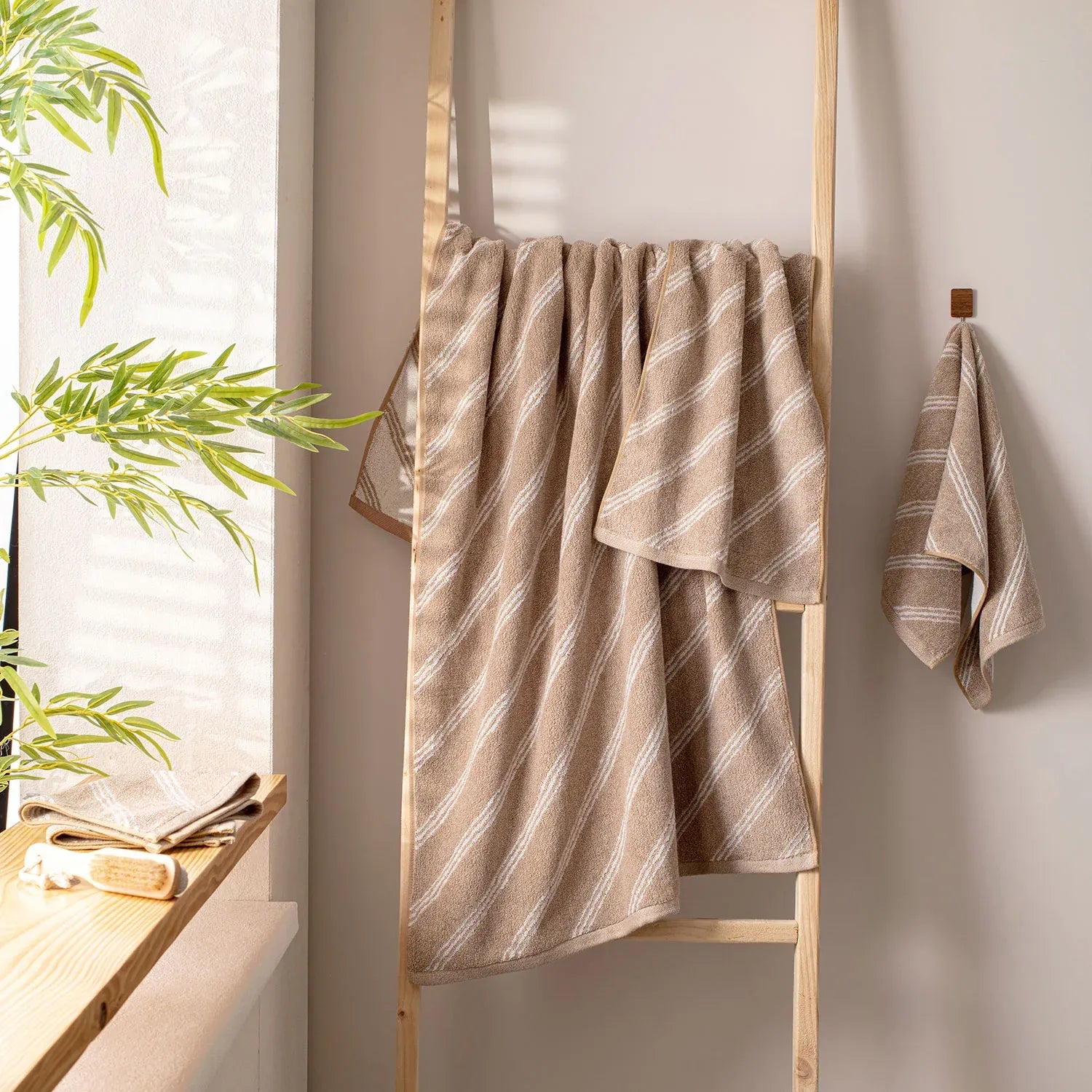 100% Luxury Cotton Bath Towel - Pure Indulgence | Color : Coffee 05