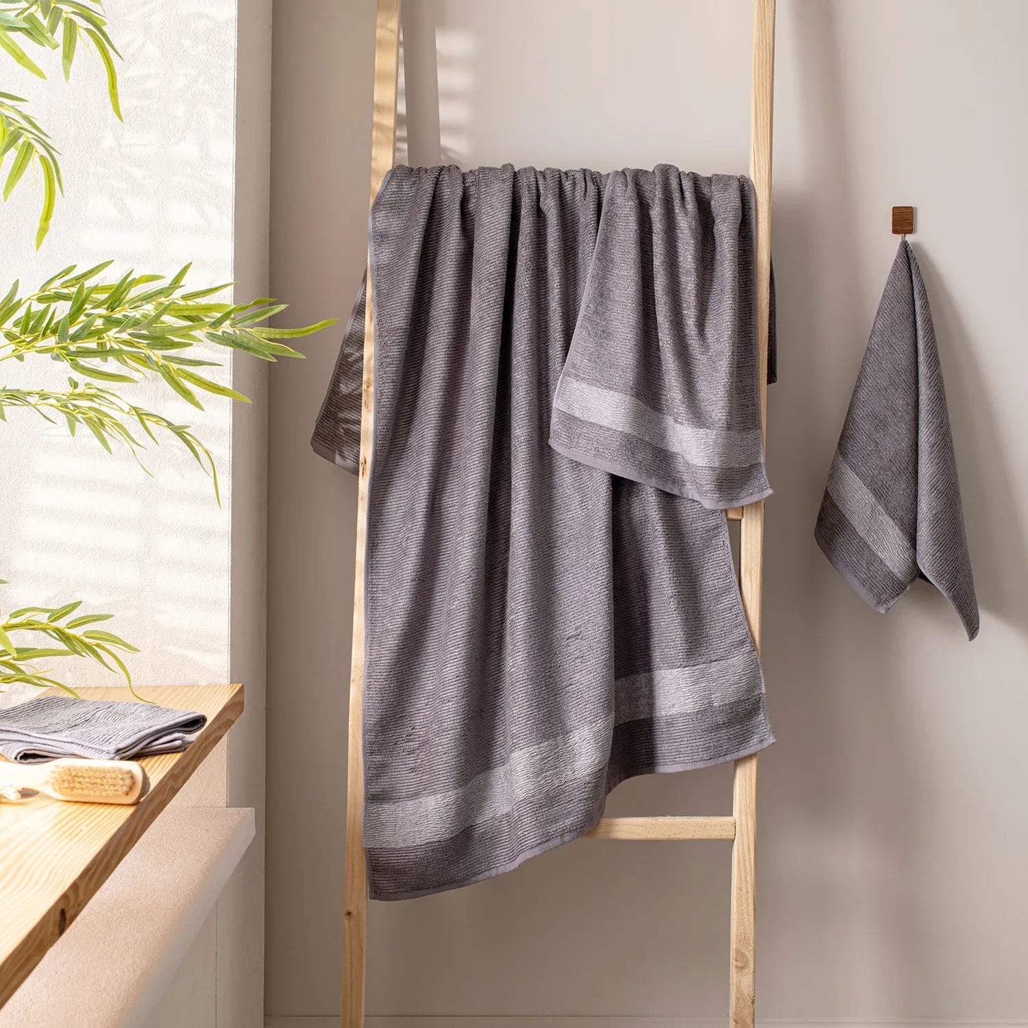 The Bamboo Bath Towel – Lightweight Luxury with Superior Absorbency | Color : Grey 01