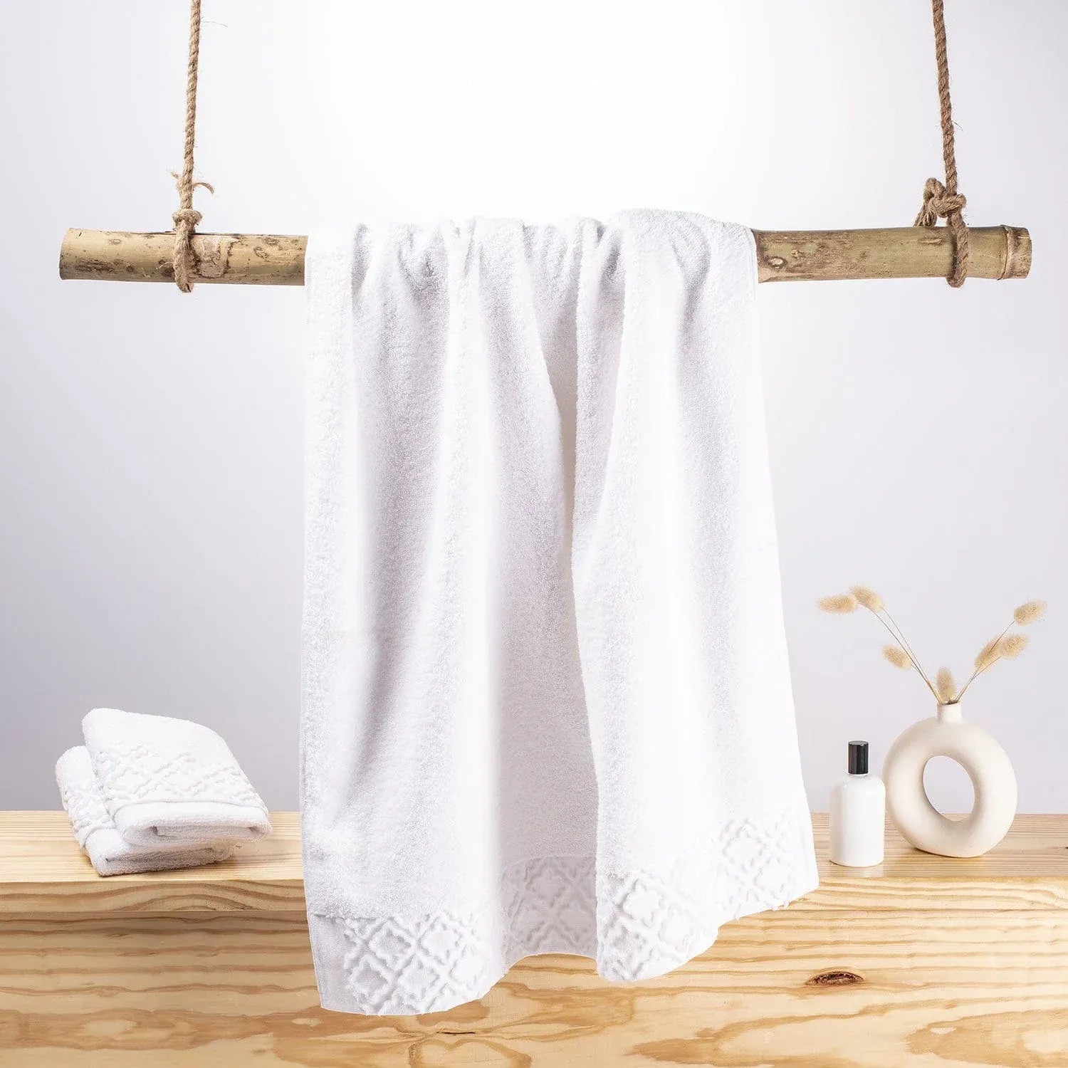 Picasso Towel - Passion Lisa Bath | Color : White