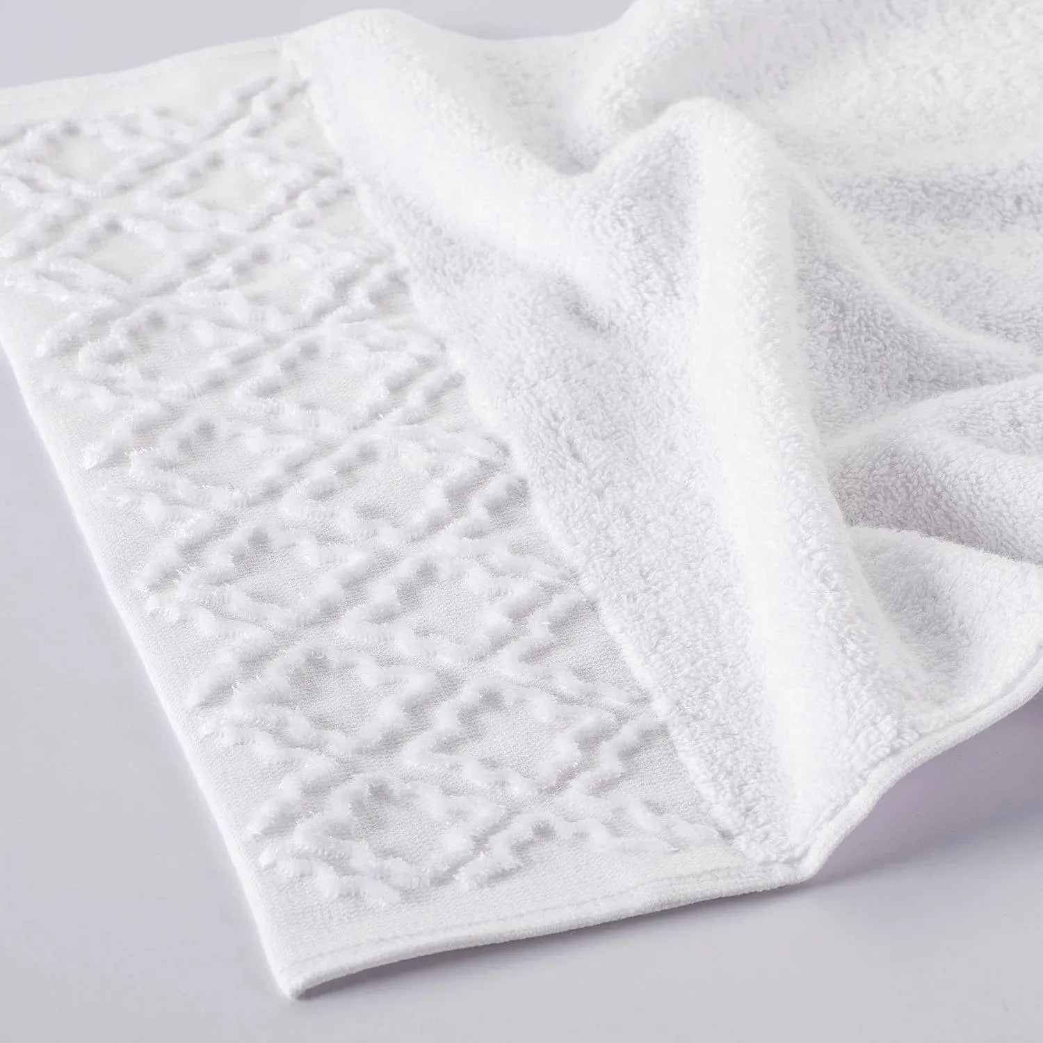 Picasso Towel - Passion Lisa Bath | Color : White