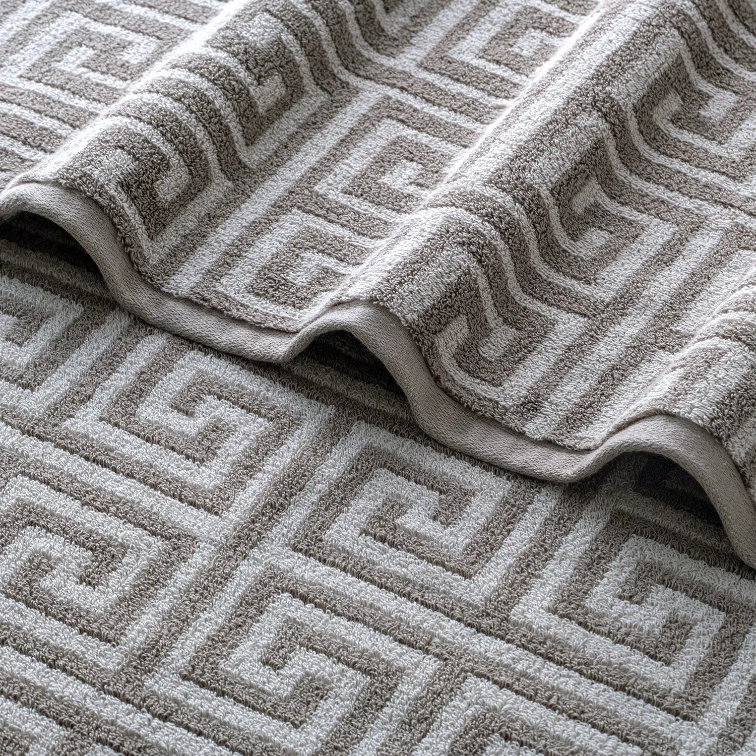 ROMA Bath Towel - All Over | Color : Mouse