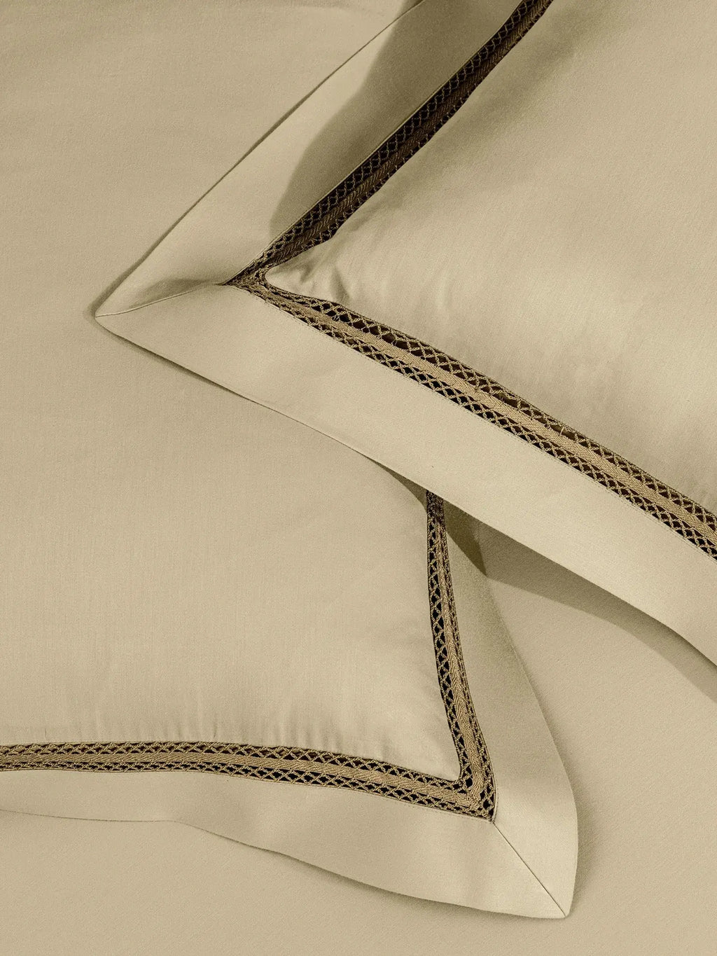 STELLAR-FRENCH OAK KING BED SHEET SET | 1 KING BEDSHEET, 2Pcs PILLOW COVERS Sansaar A D'decor Brand