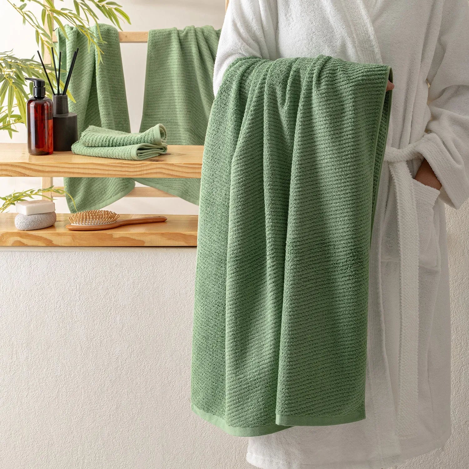 The Bamboo Bath Towel – Lightweight Luxury with Superior Absorbency | Color : Green 04