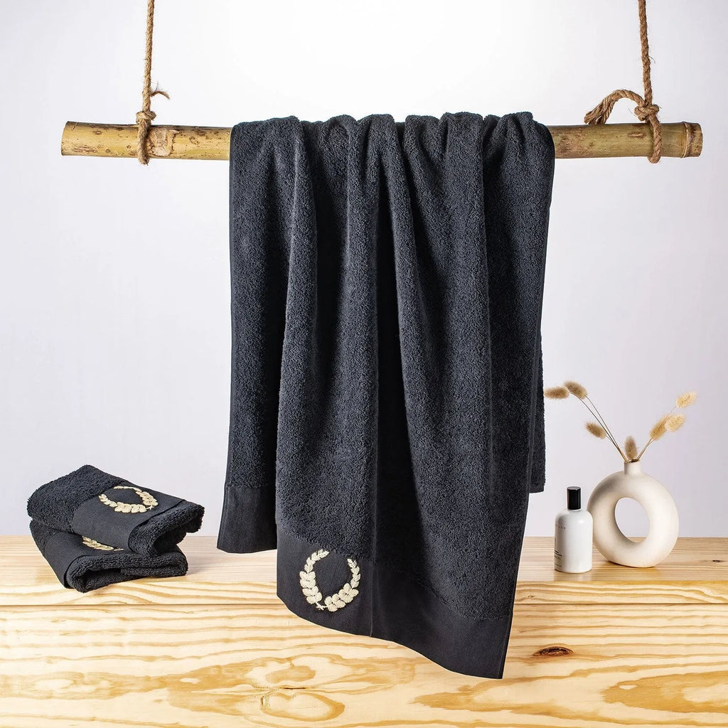 Picasso Towel - Royal Crown Bath | Color : Black