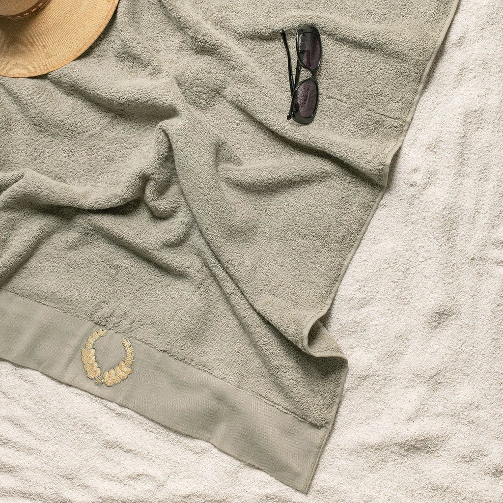 Picasso Towel - Royal Crown Bath | Color : Green