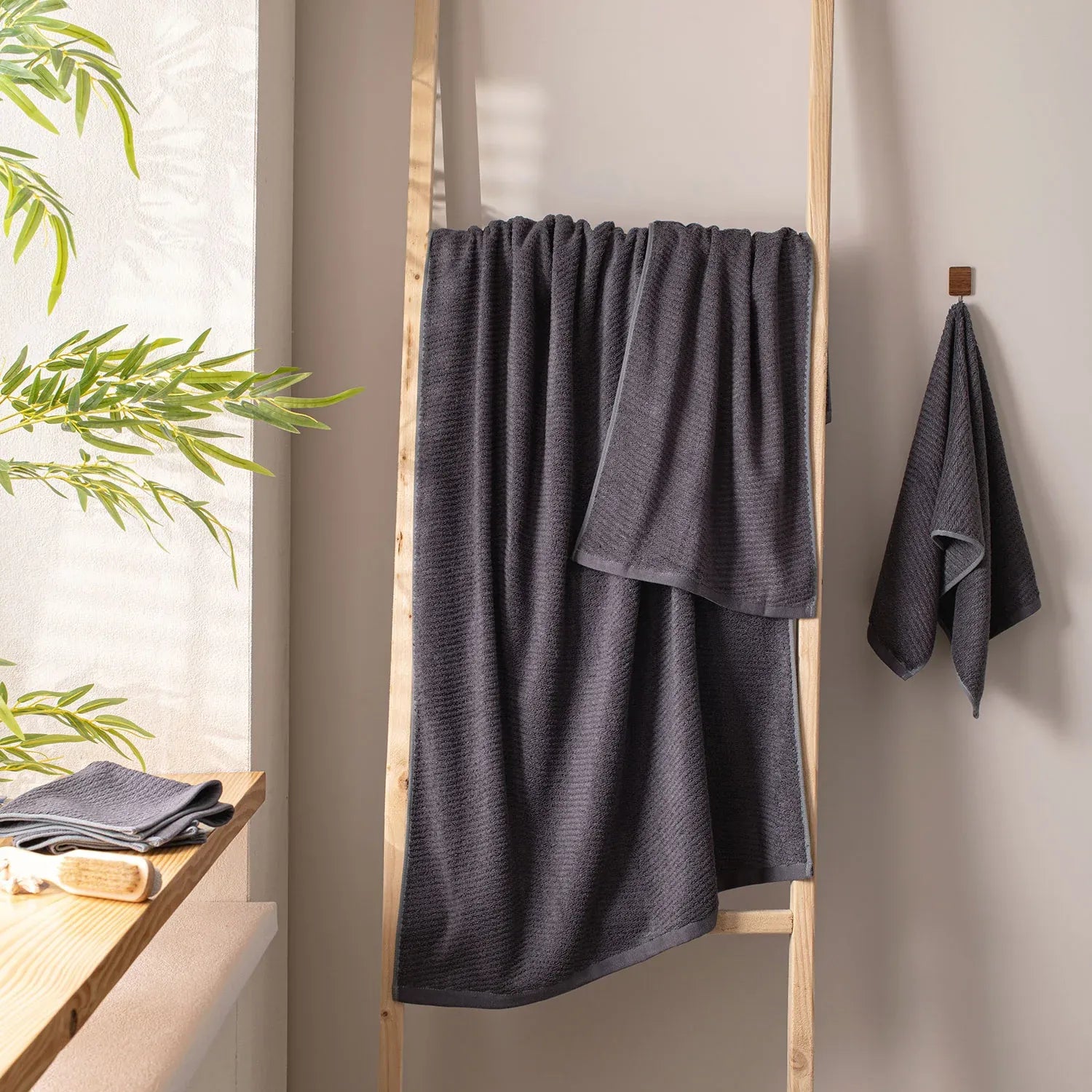 The Bamboo Bath Towel – Lightweight Luxury with Superior Absorbency | Color : Grey 04