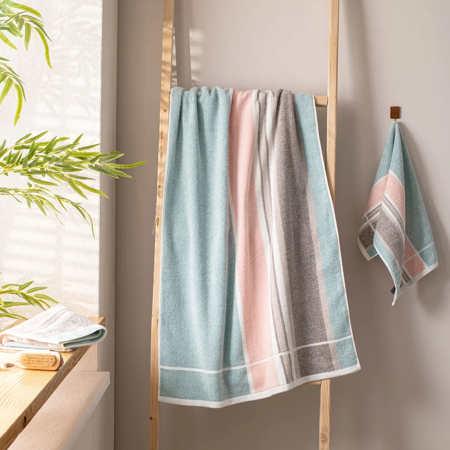 The Bamboo Bath Towel – Lightweight Luxury with Superior Absorbency | Color : Blue 05