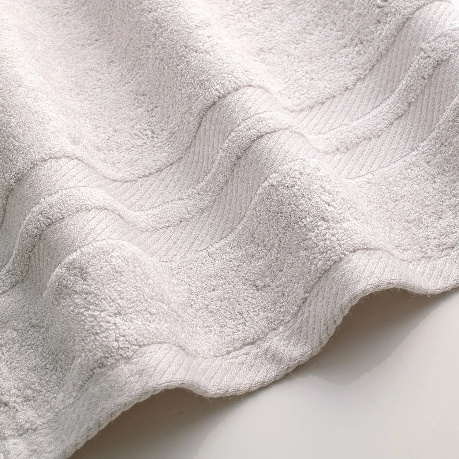 The Bamboo Bath Towel – Lightweight Luxury with Superior Absorbency | Color : Light Grey 03