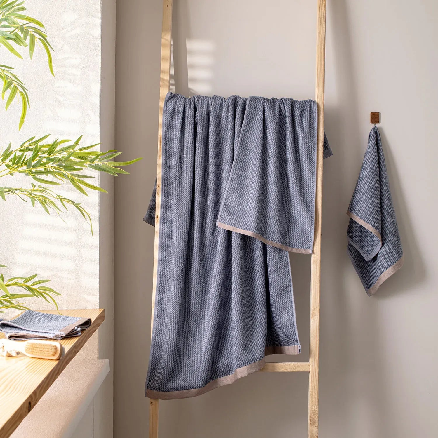 The Bamboo Bath Towel – Lightweight Luxury with Superior Absorbency | Color : Grey 02