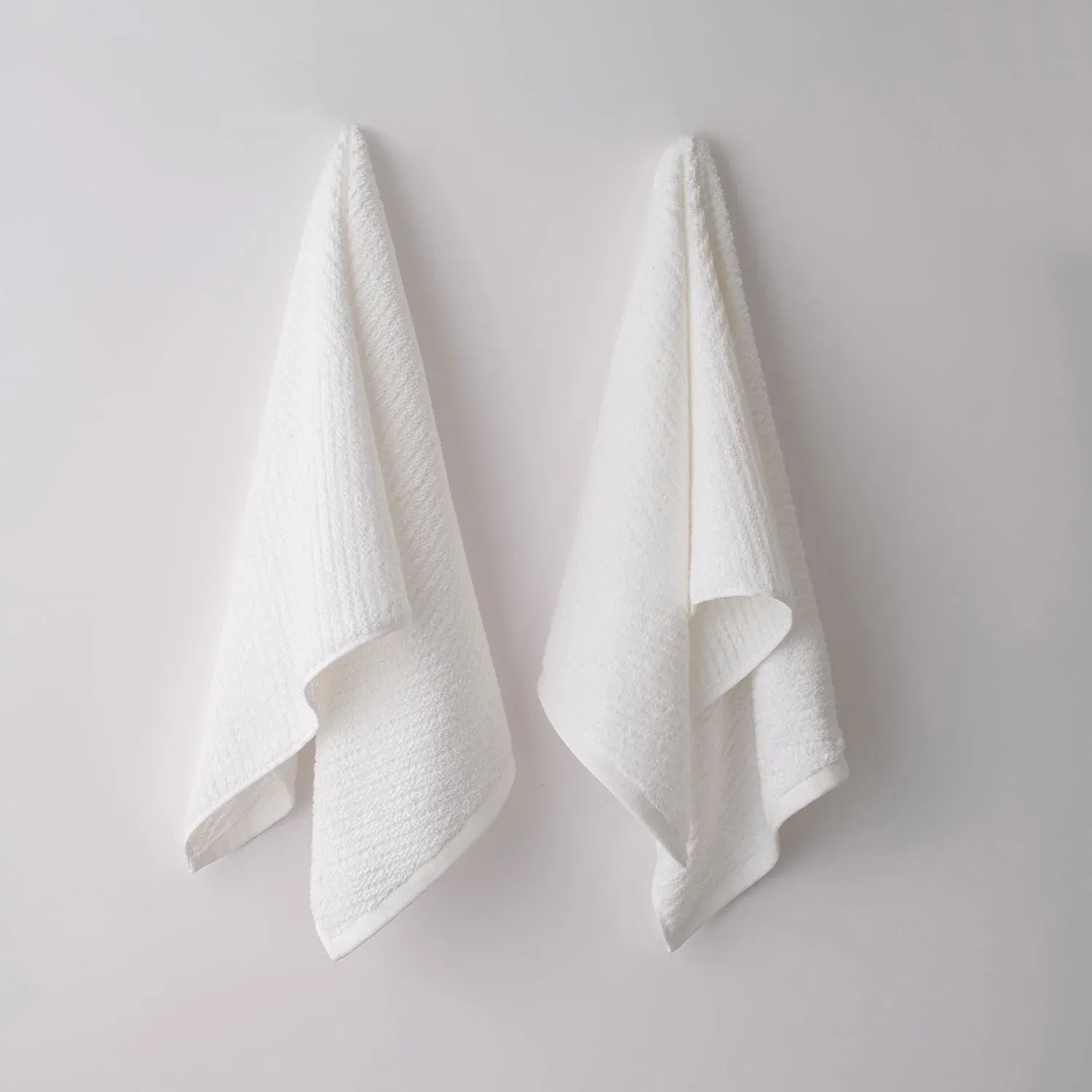 The Bamboo 2 Pcs Hand Towel – Ultra-Absorbent Elegance for Everyday Use| Color : White 04