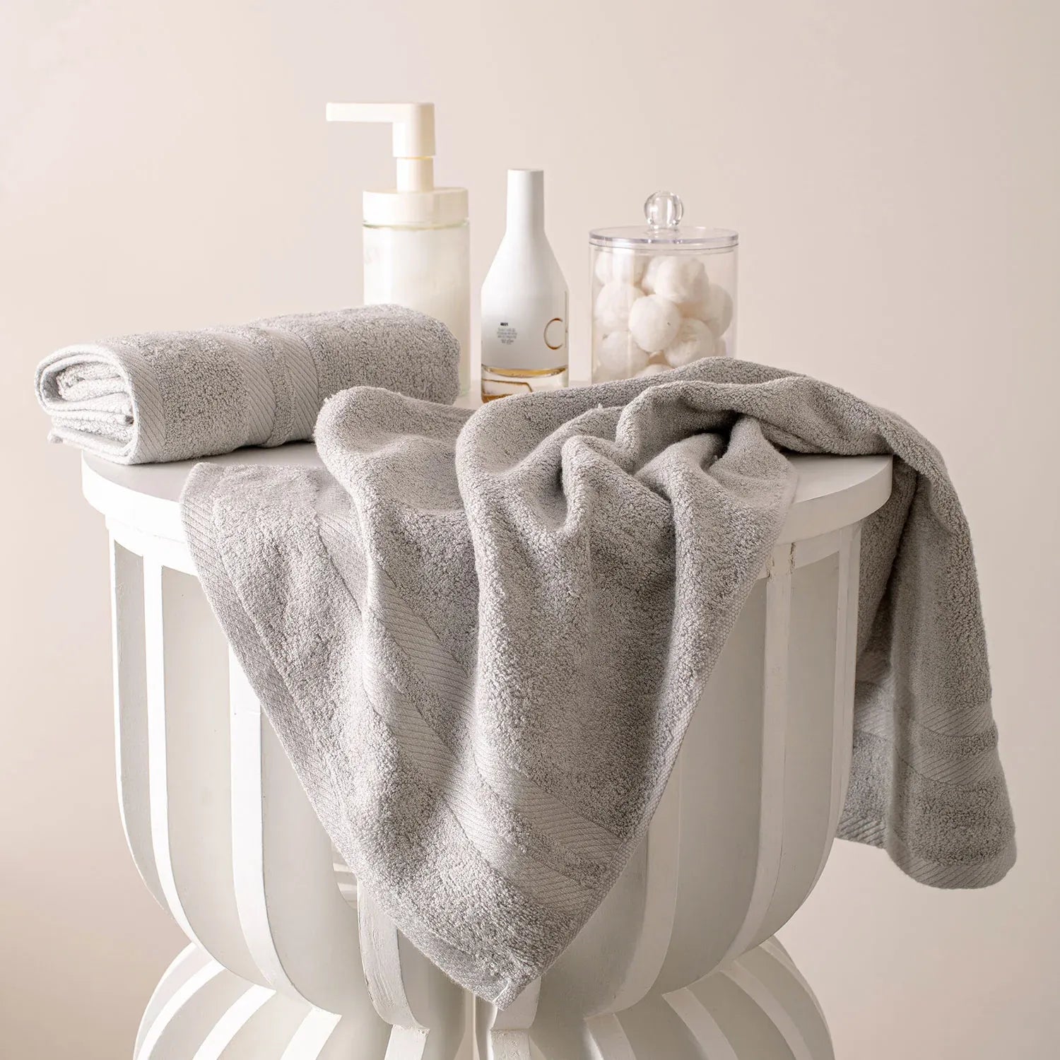 The Bamboo 2 Pcs Hand Towel – Ultra-Absorbent Elegance for Everyday Use| Color : Dark Grey 03
