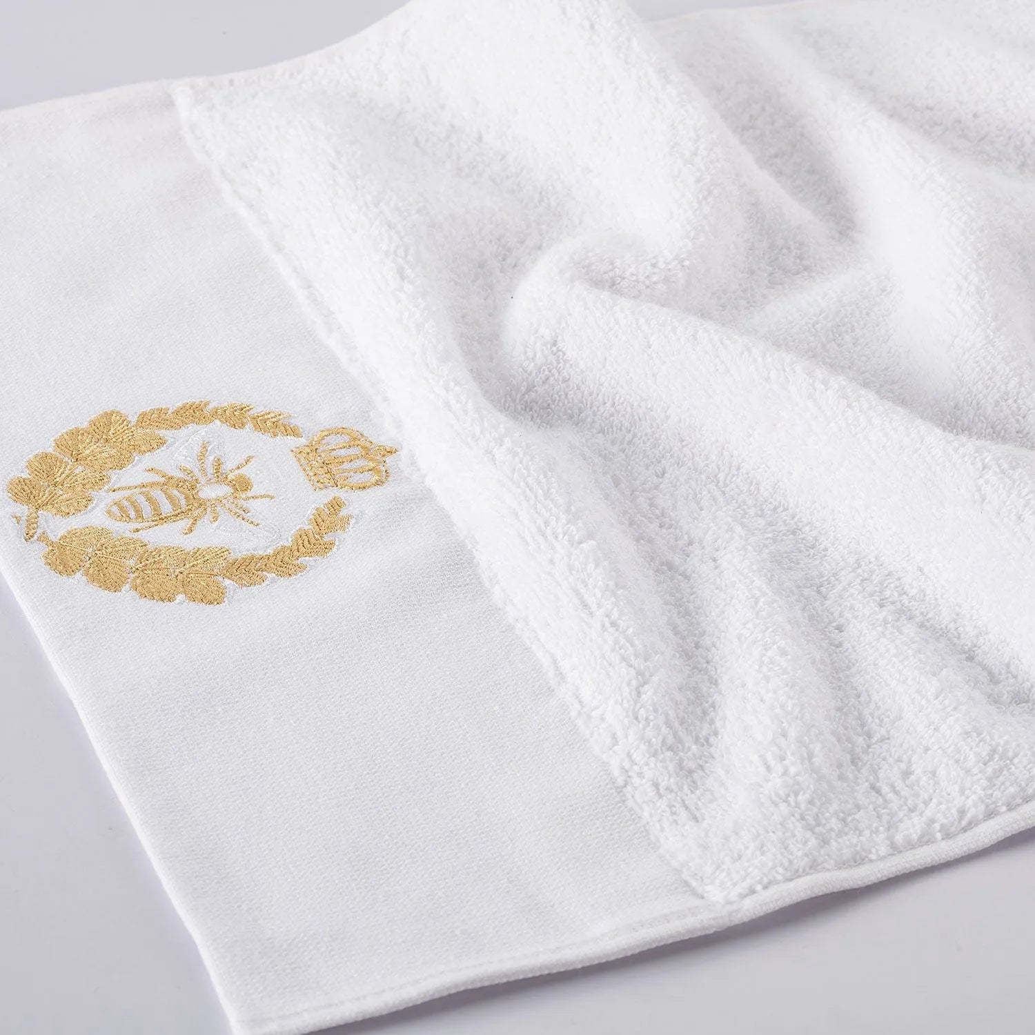 Picasso Towel - Royal Crown Bath | Color : White