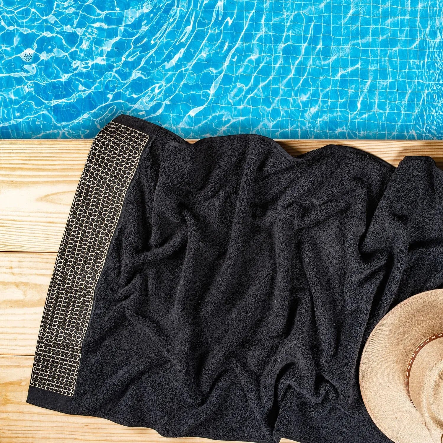 Picasso Towel - Honey Comb Bath | Color : Black