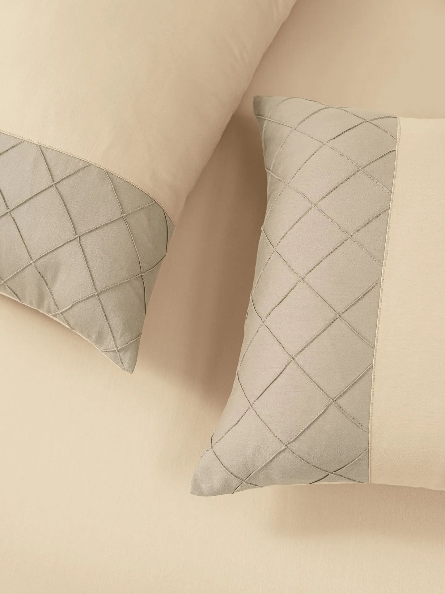 TRELLIS-BISCOTTI-FRENCH OAK KING BED SHEET SET | 1 KING BEDSHEET, 2Pcs PILLOW COVERS